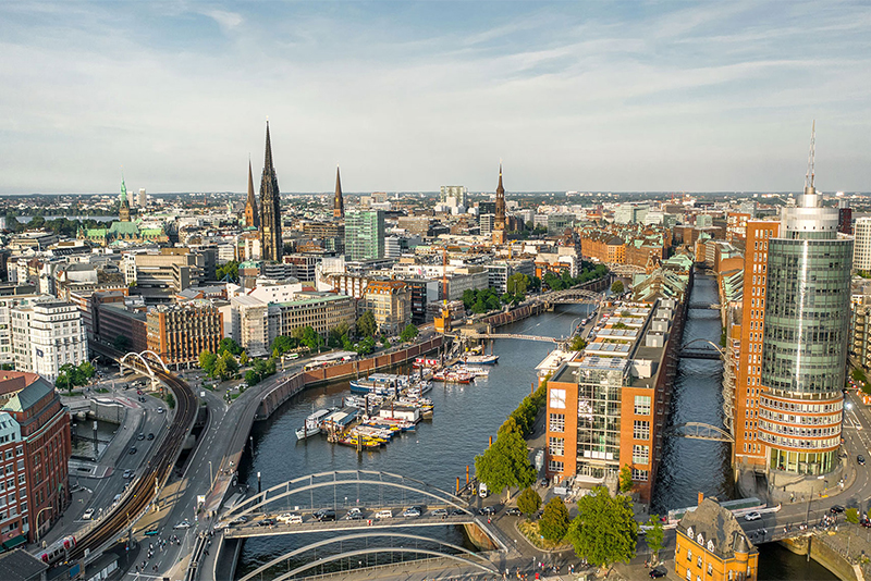 avestio unternehmensberatung skyline hamburg