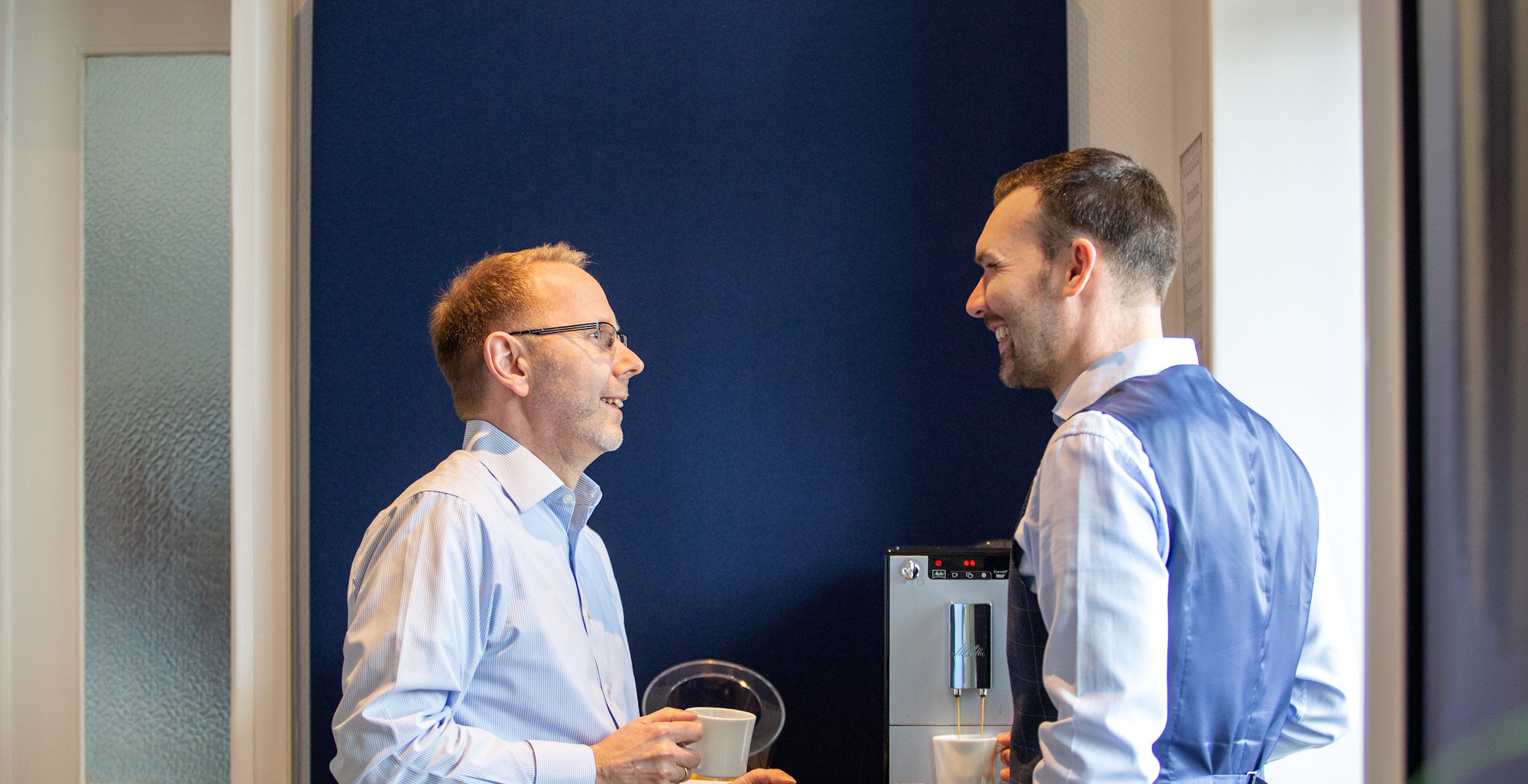 avestio unternehmensberatung bad homburg frankfurt hamburg deutschland verwaltung header